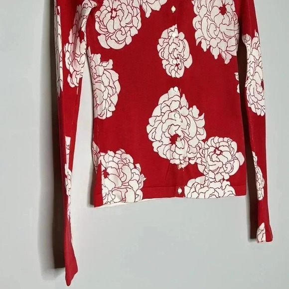 Old Navy Red Floral Button Down Cardigan - Picture 4 of 8